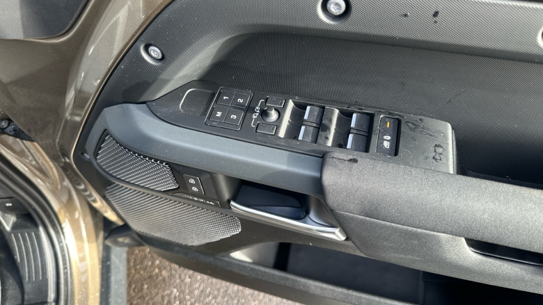 Land Rover Defender 3.0 D250 X-Dynamic SE 110 5dr Auto Diesel Estate